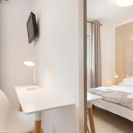 Jume - Urban ماهون