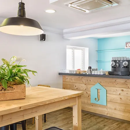 بيت ضيافة Jume - Urban 4*