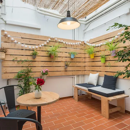 Jume - Urban ماهون