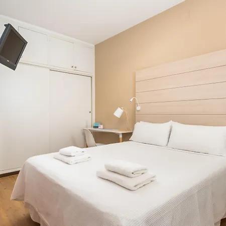 Jume - Urban Penzion Mahón