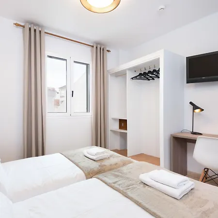 Jume - Urban Penzion Mahón